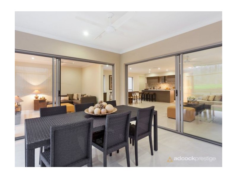 44 Dell Road, St Lucia QLD 4067