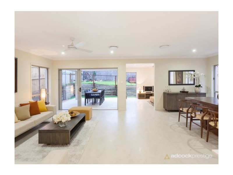 44 Dell Road, St Lucia QLD 4067