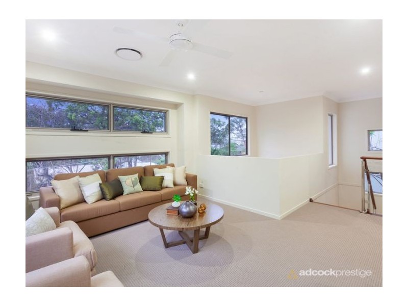 44 Dell Road, St Lucia QLD 4067