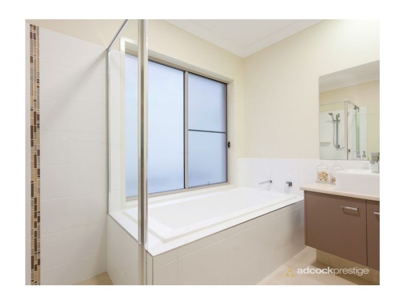 44 Dell Road, St Lucia QLD 4067