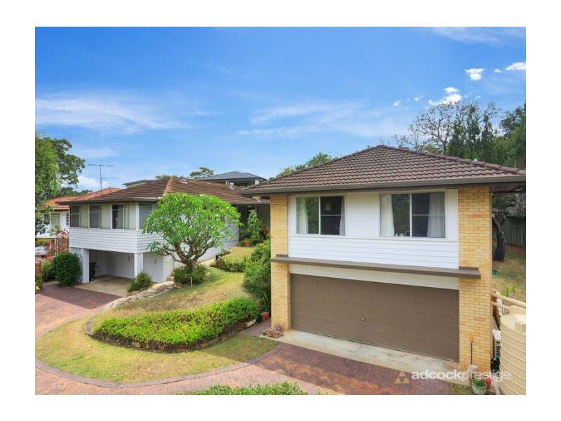 16 Mavis Street, St Lucia QLD 4067