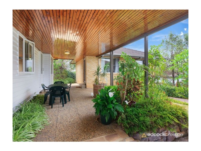 16 Mavis Street, St Lucia QLD 4067