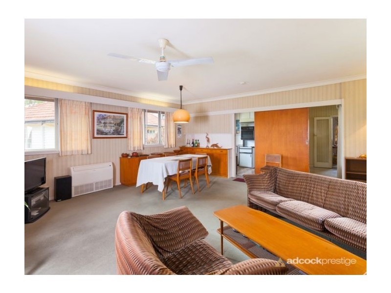 16 Mavis Street, St Lucia QLD 4067