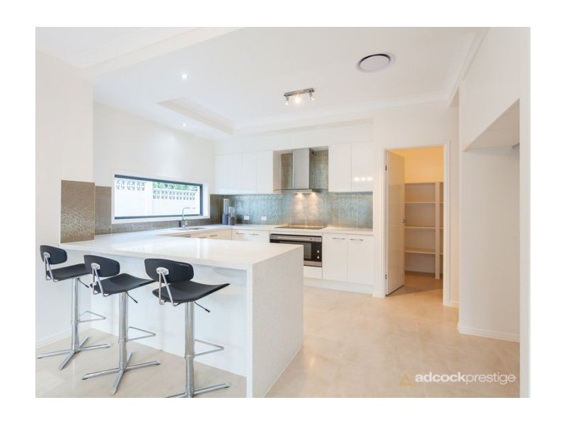 57 Boomerang Road, St Lucia QLD 4067