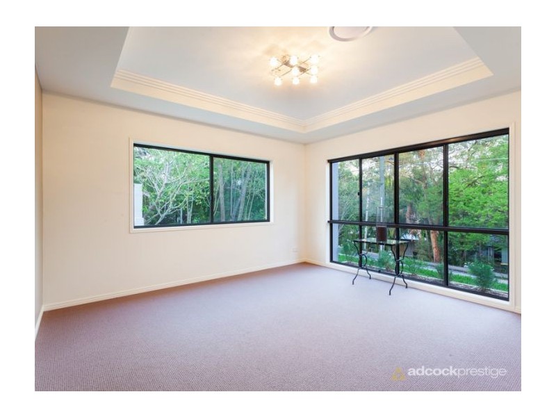 57 Boomerang Road, St Lucia QLD 4067