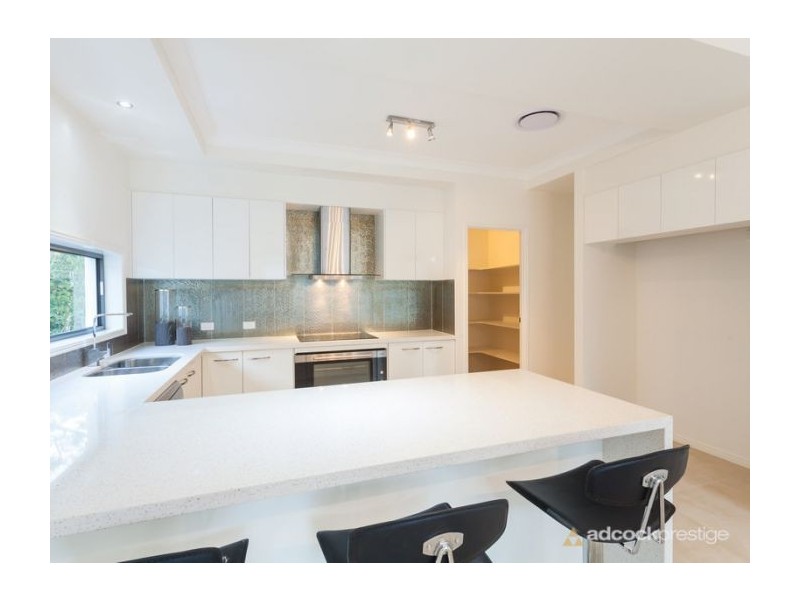 57 Boomerang Road, St Lucia QLD 4067