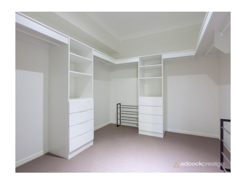 57 Boomerang Road, St Lucia QLD 4067