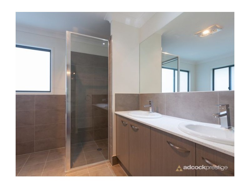 57 Boomerang Road, St Lucia QLD 4067