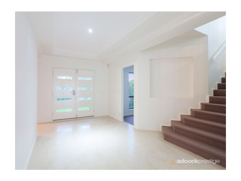 57 Boomerang Road, St Lucia QLD 4067