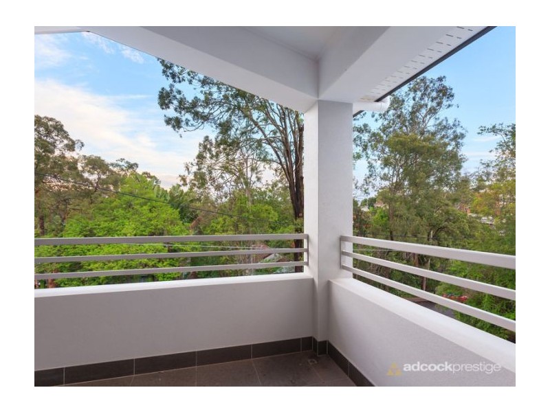 57 Boomerang Road, St Lucia QLD 4067