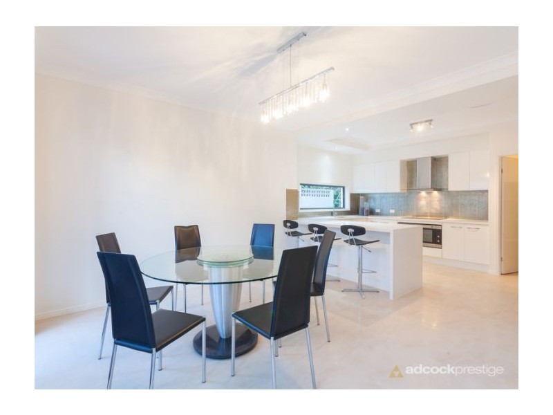 57 Boomerang Road, St Lucia QLD 4067