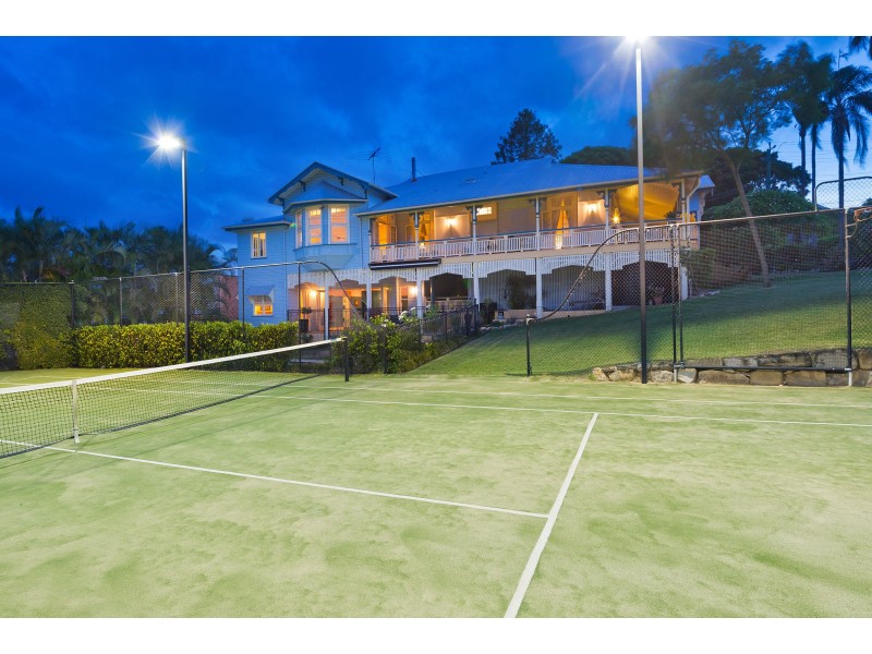 18 Kew Street, Indooroopilly QLD 4068