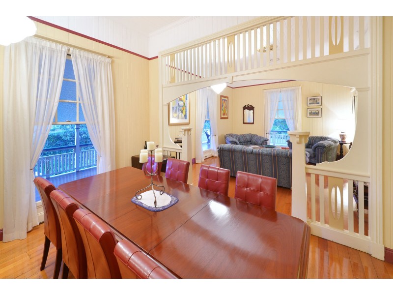 18 Kew Street, Indooroopilly QLD 4068