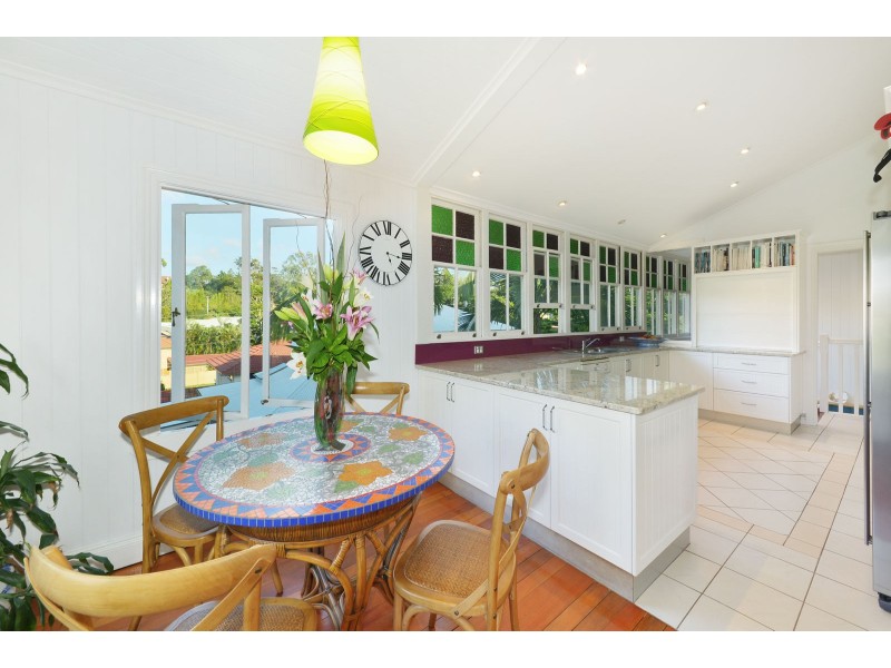 18 Kew Street, Indooroopilly QLD 4068