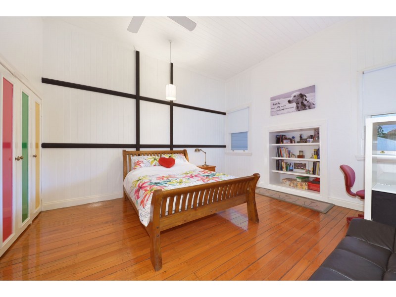 18 Kew Street, Indooroopilly QLD 4068