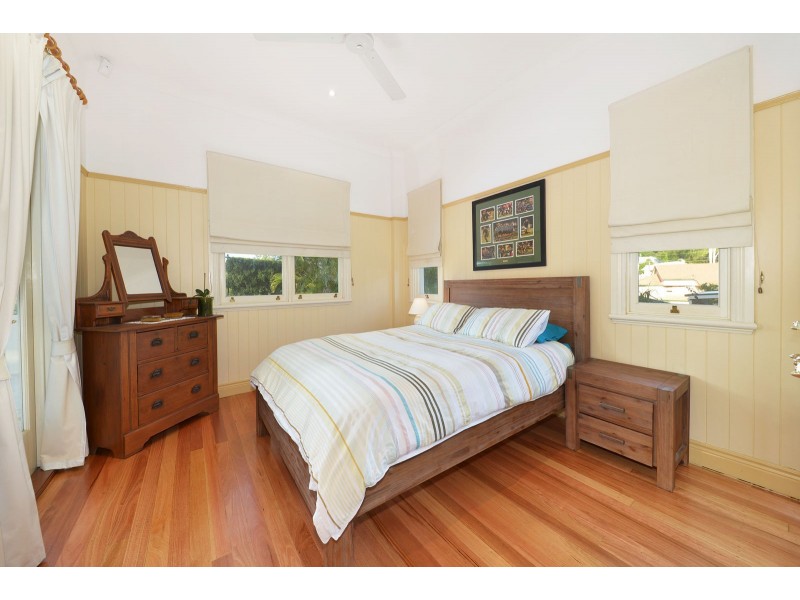 18 Kew Street, Indooroopilly QLD 4068