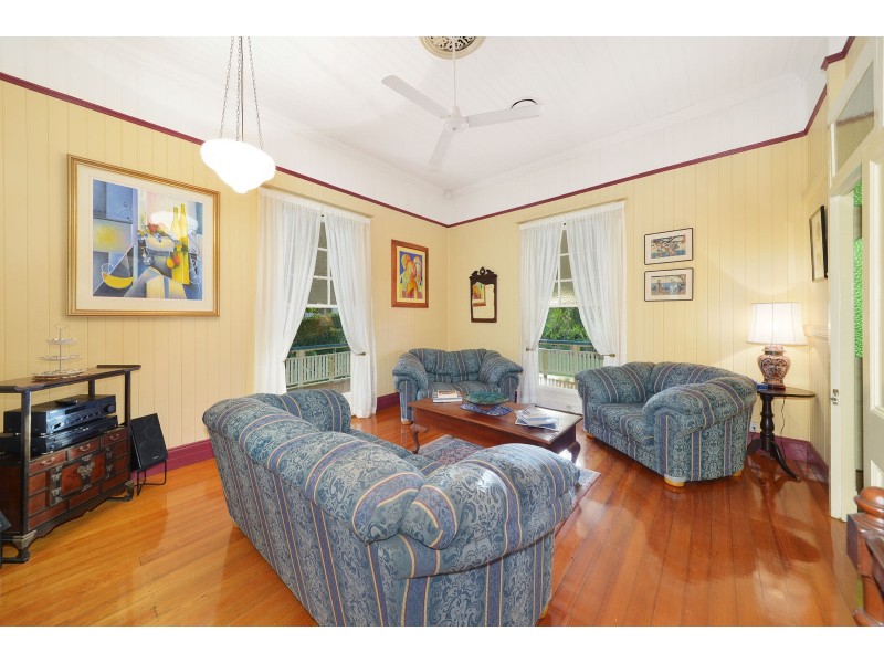 18 Kew Street, Indooroopilly QLD 4068