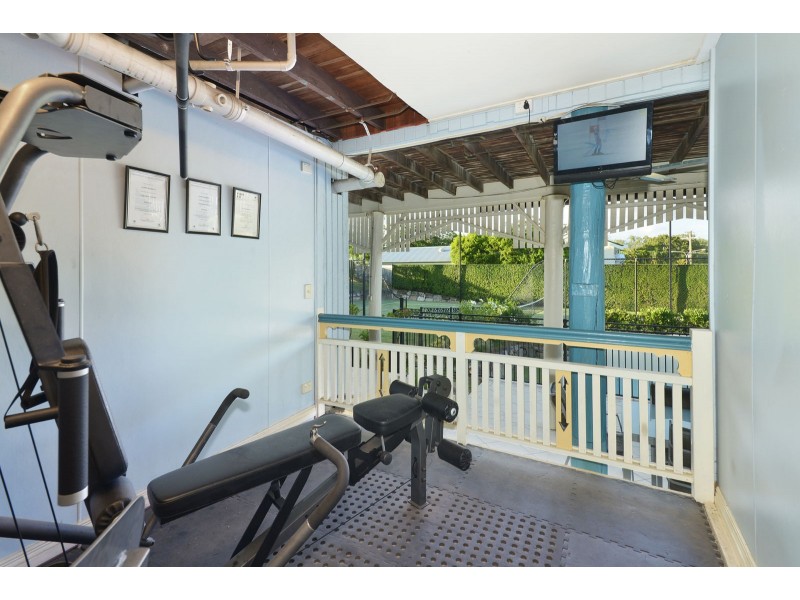 18 Kew Street, Indooroopilly QLD 4068