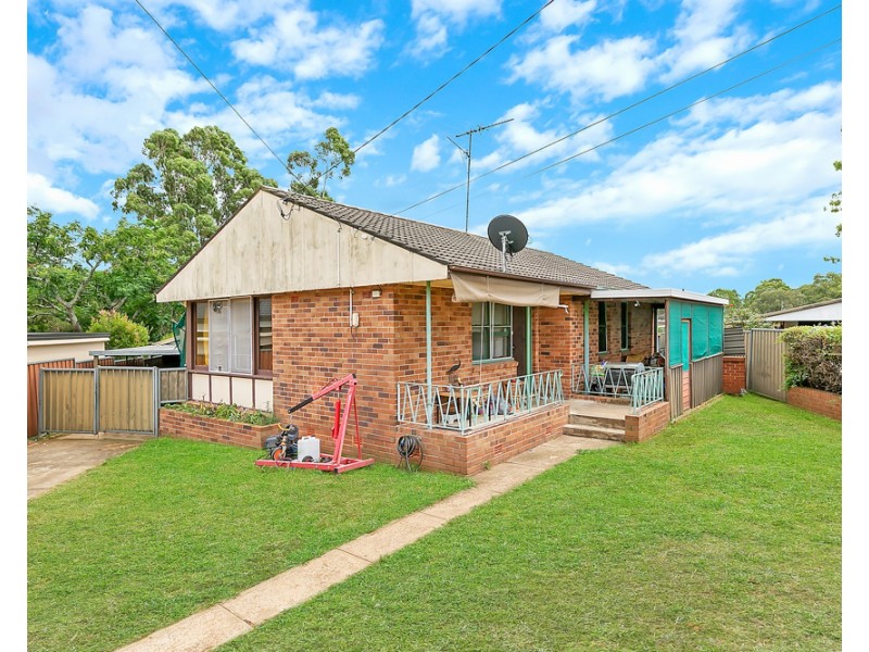 26 Nauru Crescent, Lethbridge Park NSW 2770