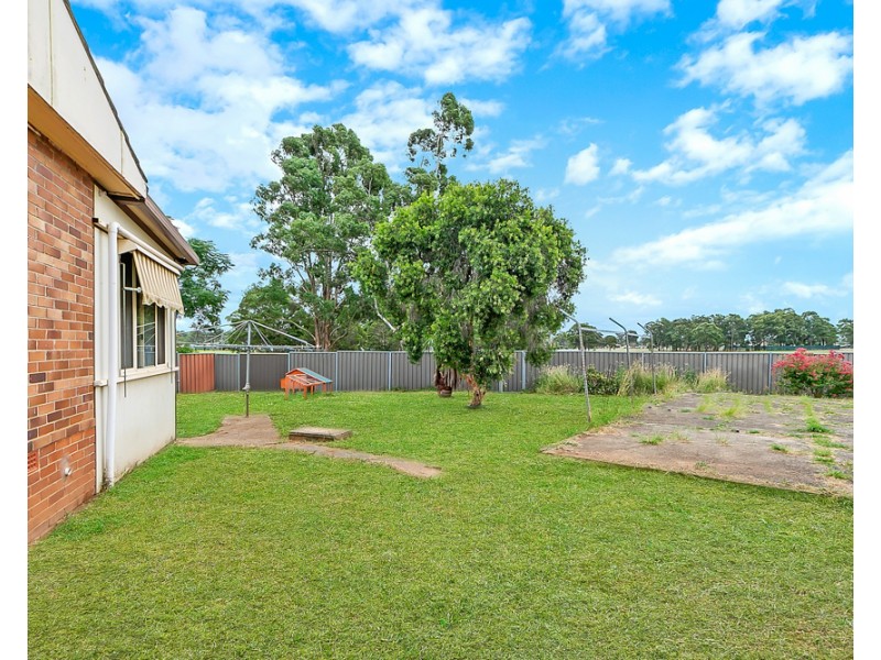 26 Nauru Crescent, Lethbridge Park NSW 2770
