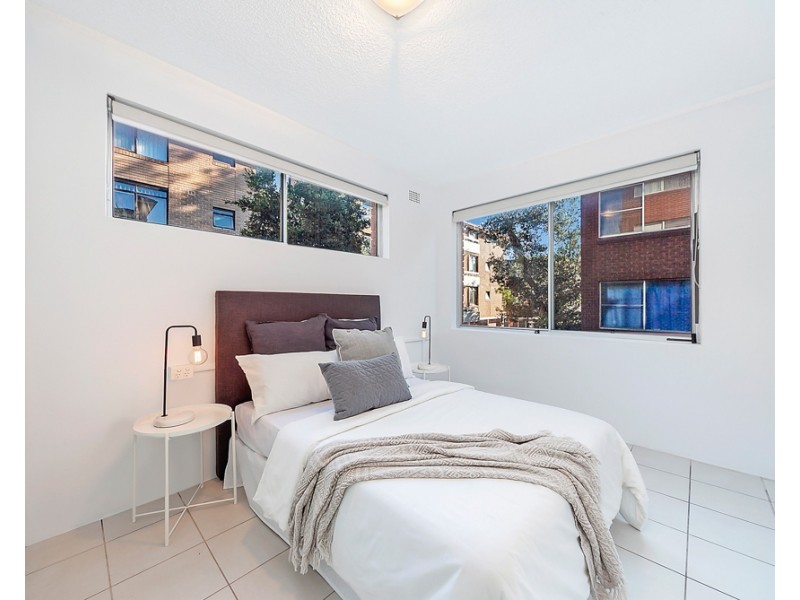 2/10 Bank Street, Meadowbank NSW 2114