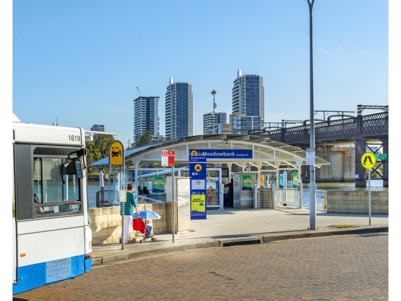 2/10 Bank Street, Meadowbank NSW 2114