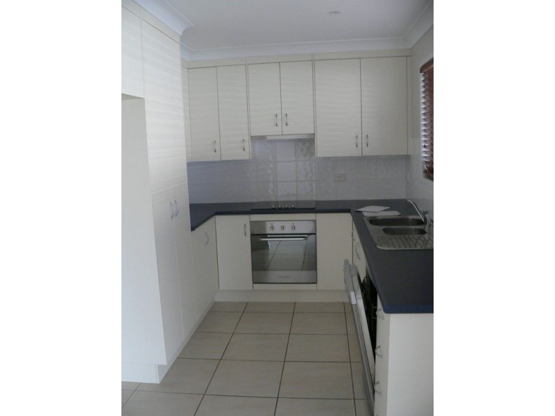 2/24 Desgrand Street, Emerald QLD 4720