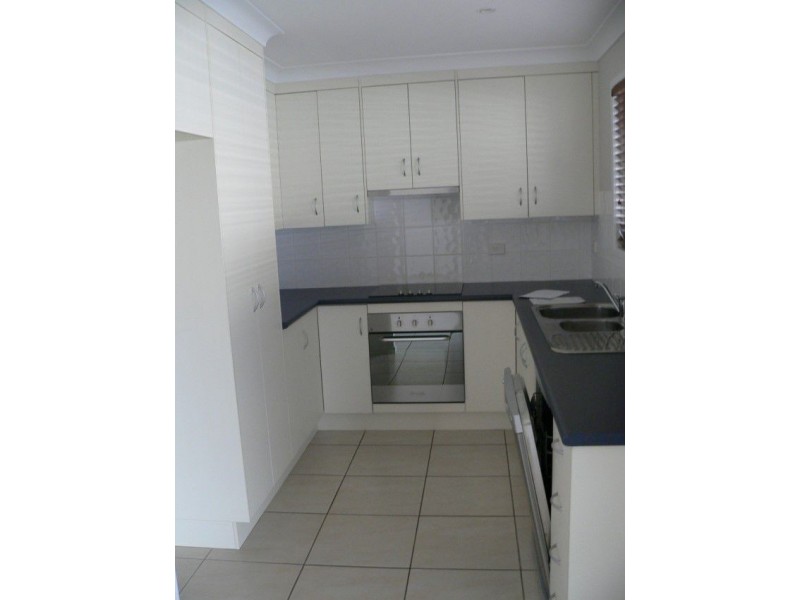 2/24 Desgrand Street, Emerald QLD 4720