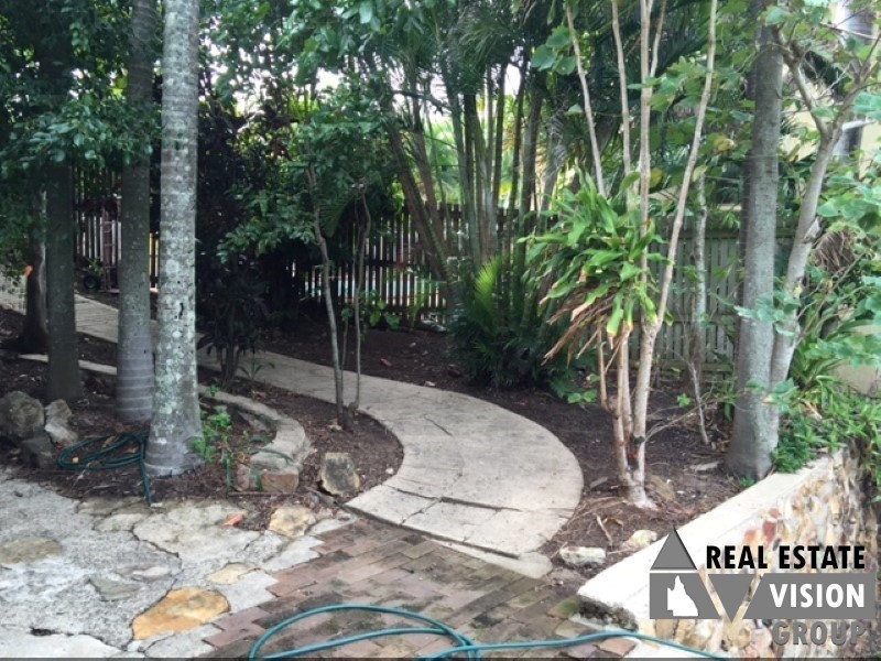 1B Lewis Street, Airlie Beach QLD 4802