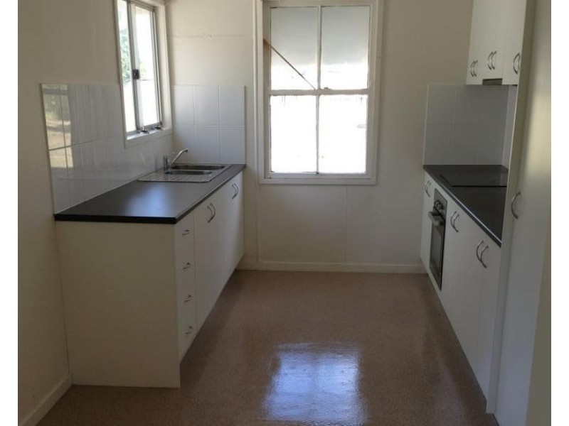 4 Dunning Street, Alpha QLD 4724