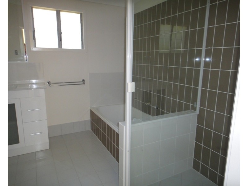 4 Dunning Street, Alpha QLD 4724