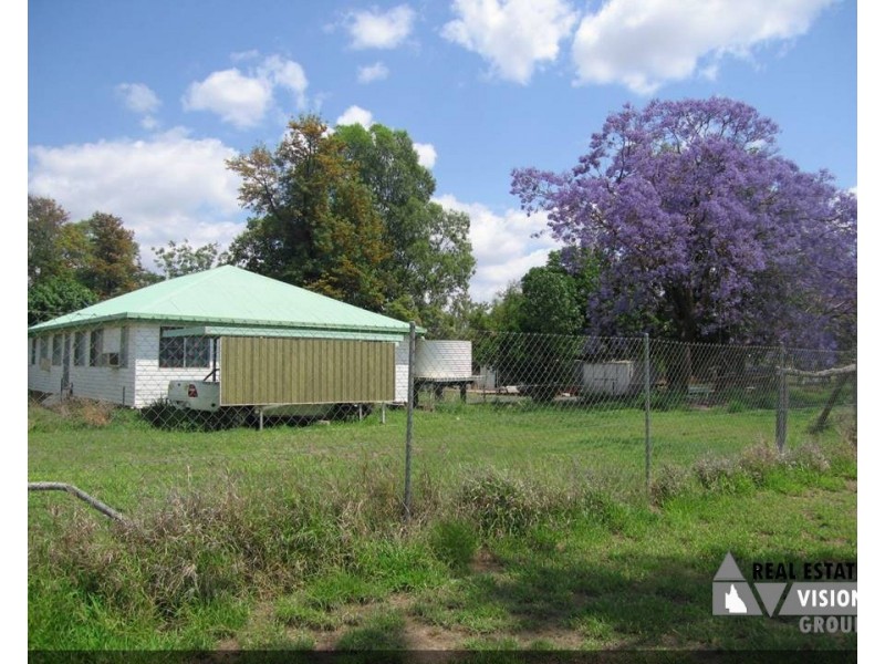 4 Dunning Street, Alpha QLD 4724