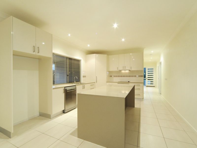 12 Armada Crescent, Jubilee Pocket QLD 4802