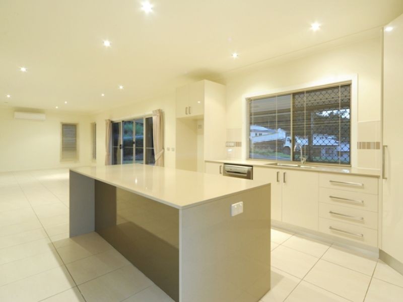 12 Armada Crescent, Jubilee Pocket QLD 4802