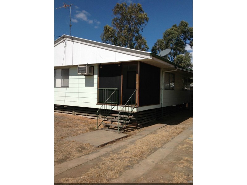 40 Bendee Crescent, Blackwater QLD 4717