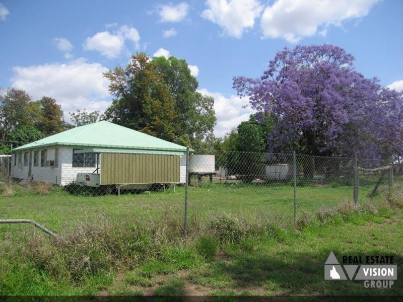 4 Dunning Street, Alpha QLD 4724