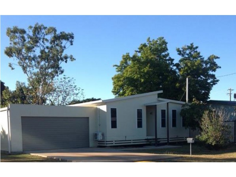 8 Graham, Bluff QLD 4702