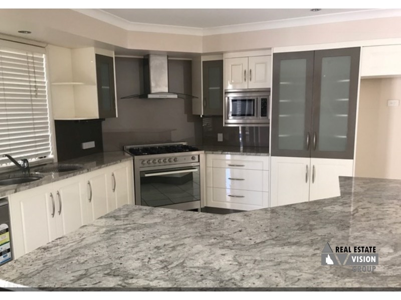 36 Wey St, Blackwater QLD 4717