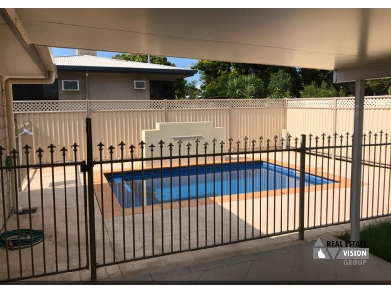 36 Wey St, Blackwater QLD 4717