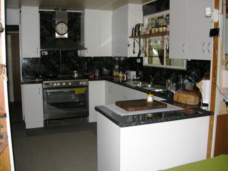 13 Willows Rd, Willows QLD 4702