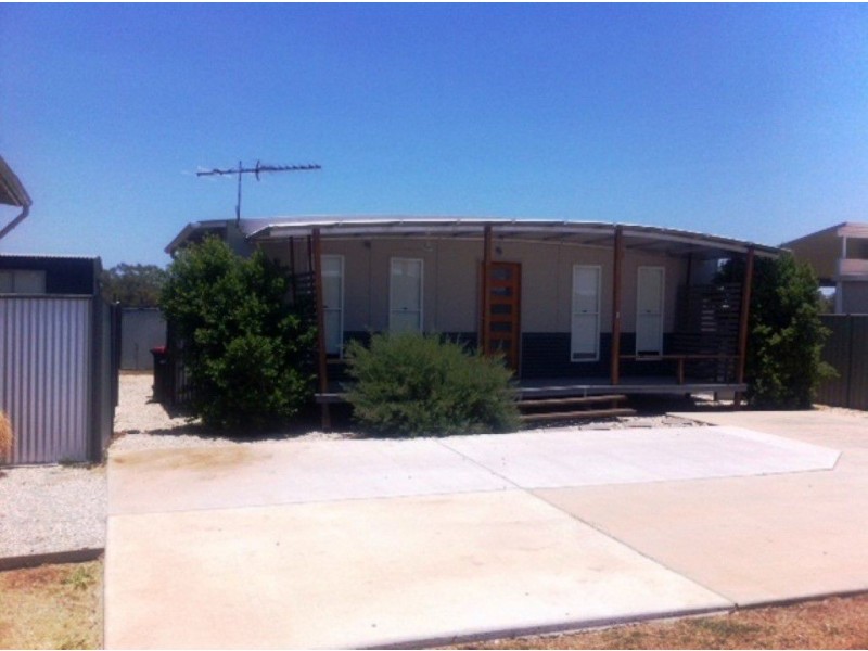 7 22-26 Summer Red Court St, Blackwater QLD 4717
