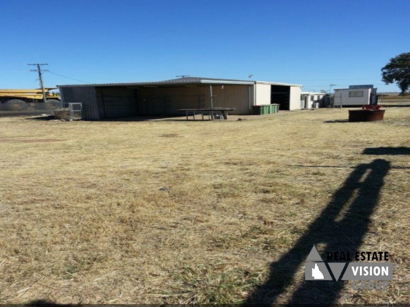 37 Ardurad Rd, Blackwater QLD 4717