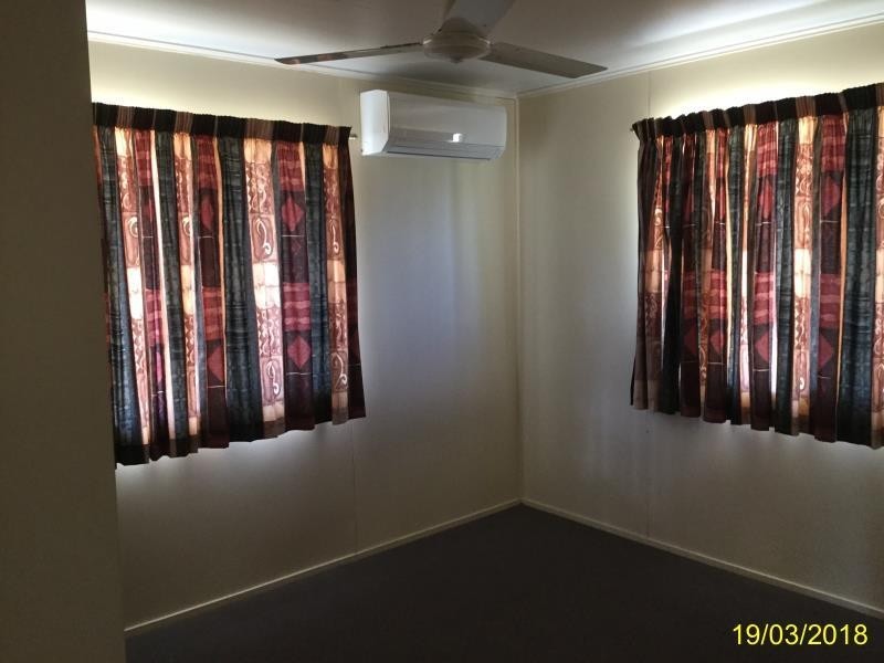 8 Mangrove St, Blackwater QLD 4717