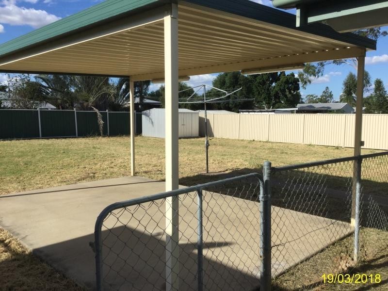 8 Mangrove St, Blackwater QLD 4717