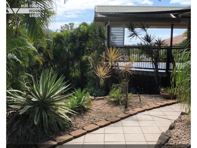 5 Hamilton Ave, Cannonvale QLD 4802