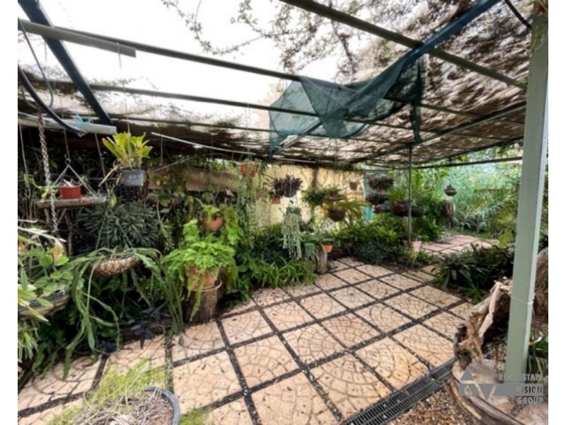 4 Quartz, Sapphire QLD 4702