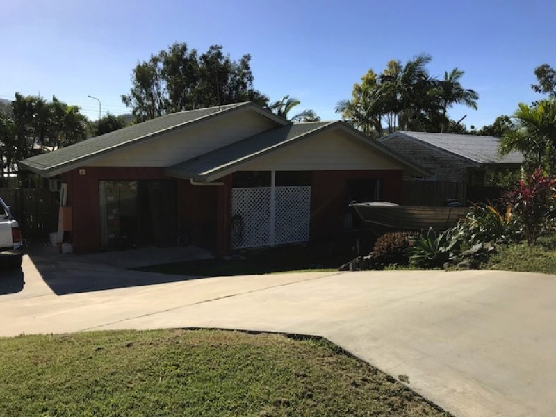 38 South Molle Bvd, Cannonvale QLD 4802