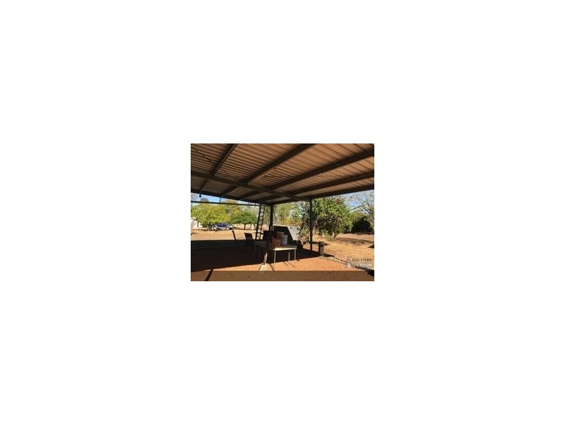 49 Mt Bullock Street, Sapphire QLD 4702