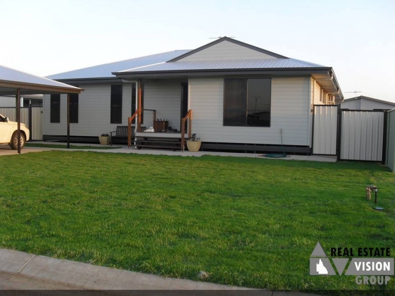 8 Cardinal Ct, Blackwater QLD 4717