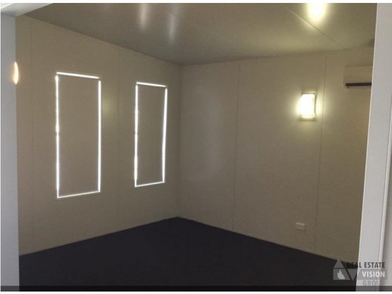 16 Hunter St, Blackwater QLD 4717